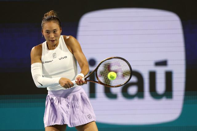 v体育首页-张奔斗：郑钦文的阳光双赛，让人看到阳光