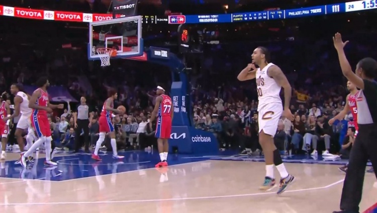 v体育app-拳王出击！泰森三分球再中反超76人 个人已经39分