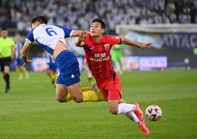 v体育官网-津门虎主场险吃下上海海港 5轮不败显黑马本色